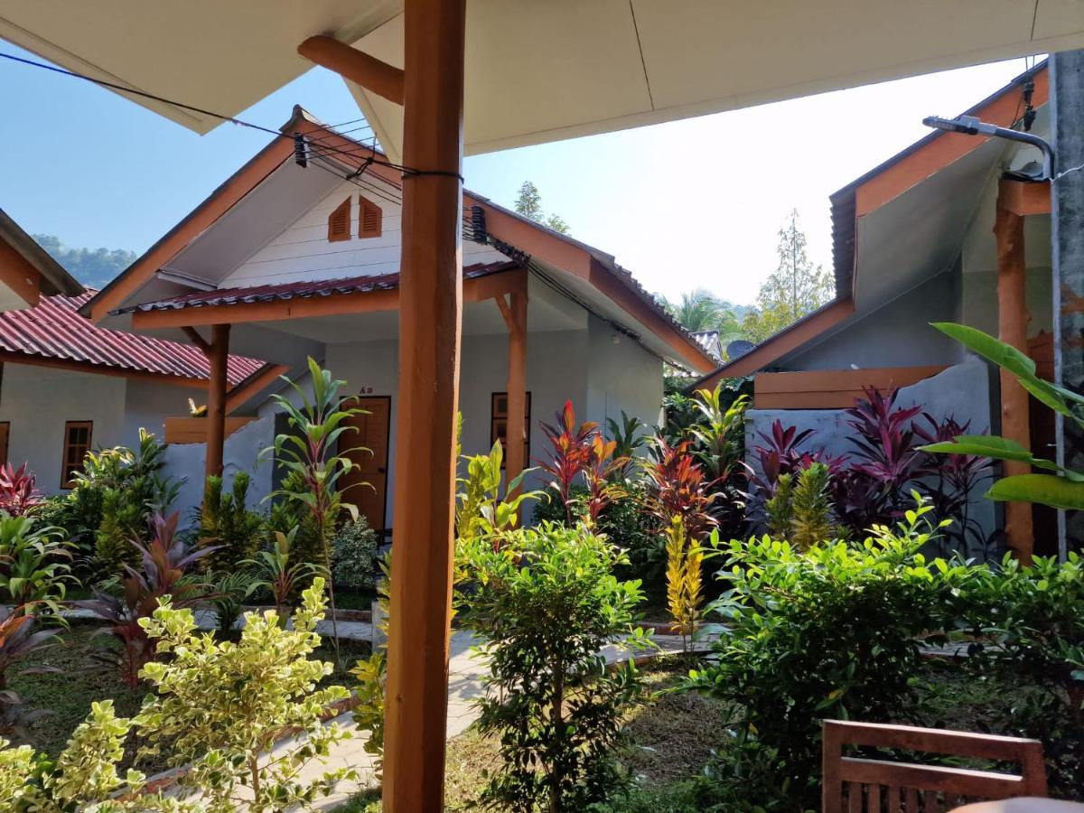 Khaolak Banana Bungalow Khao Lak Exterior photo