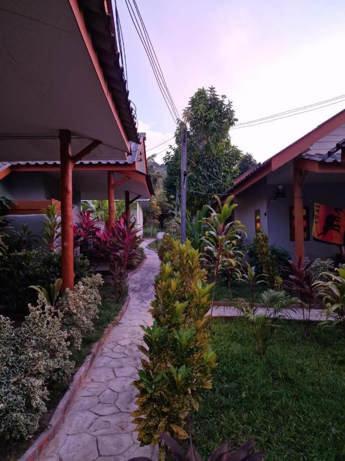 Khaolak Banana Bungalow Khao Lak Exterior photo