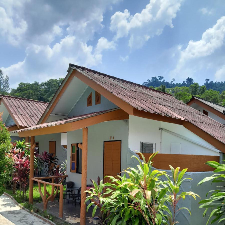 Khaolak Banana Bungalow Khao Lak Exterior photo