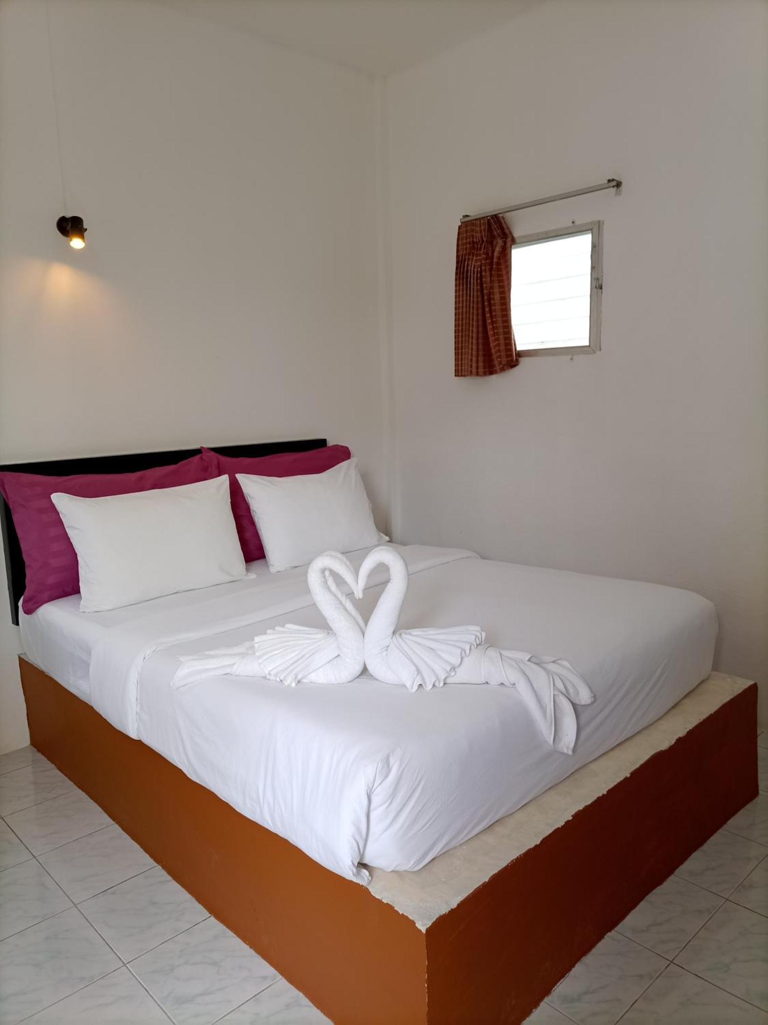 Khaolak Banana Bungalow Khao Lak Exterior photo